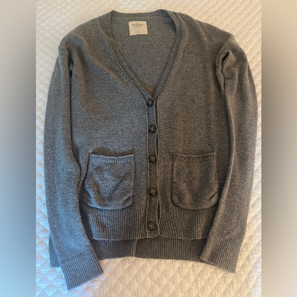 Abercrombie & Fitch • Button Down Knit Vintage Style Sweater • Grey • S